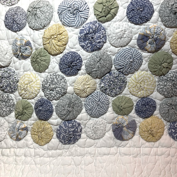 Rare!! Pottery Barn Handmade Yo-Yo Puff Quilt 90”x90” - Picture 15 of 15